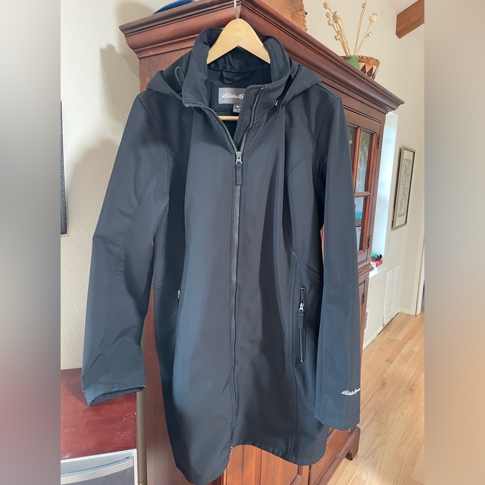 Eddie Bauer womens zip up jacket with hood and pockets, XL